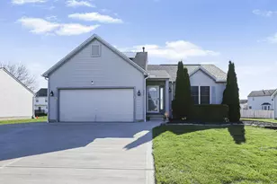 562 Allis PIace E, Reynoldsburg, OH 43068 - Photo 1