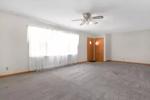 325 W Liberty St, Bucyrus, OH 44820 - Photo 5