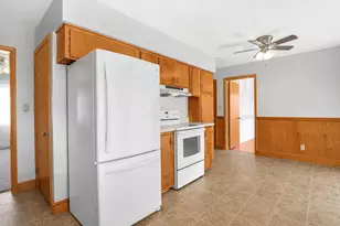 325 W Liberty St, Bucyrus, OH 44820 - Photo 9