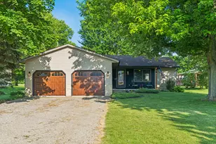 4490 N Bank Rd, Buckeye Lake, OH 43008 - Photo 1