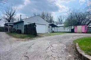 1055 Hart Rd, Columbus, OH 43223 - Photo 9