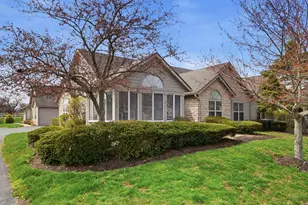 2237 Ravine Woods Dr, Grove City, OH 43123 - Photo 3