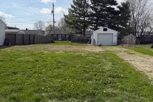 375 Eva Dr, Circleville, OH 43113 - Photo 1