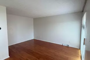 5254 Westbury Dr, Columbus, OH 43228 - Photo 9