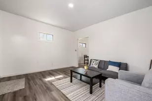 1889 S 4th St, Columbus, OH 43207 - Photo 11