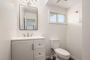 1889 S 4th St, Columbus, OH 43207 - Photo 15