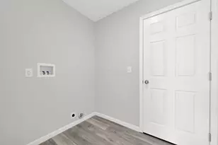 141 Hayward Ave, Circleville, OH 43113 - Photo 13