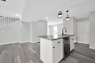 141 Hayward Ave, Circleville, OH 43113 - Photo 9