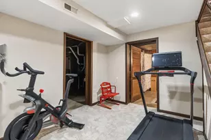 4027 Patricia Dr, Columbus, OH 43220 - Photo 91