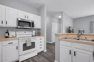 6220 Harbour Pointe, Columbus, OH 43231 - Photo 9