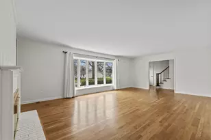 242 W New England Ave, Columbus, OH 43085 - Photo 9