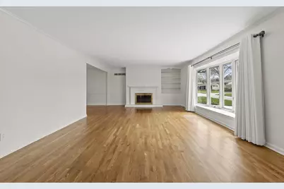 242 W New England Avenue, Columbus, OH 43085 - Photo 7