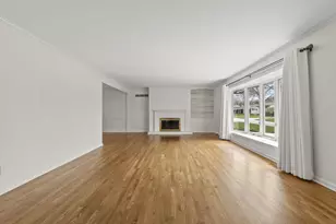 242 W New England Ave, Columbus, OH 43085 - Photo 7