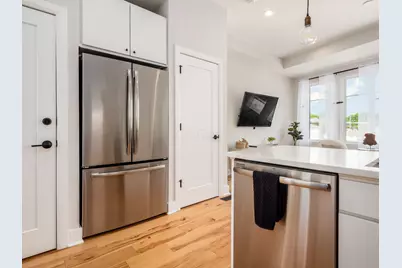 201 E 5th Avenue #201, Columbus, OH 43201 - Photo 19