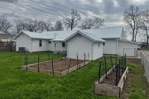 1097 Forest Dr, Columbus, OH 43223 - Photo 3