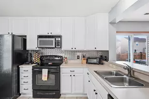 6891 Spring Bloom Dr, Canal Winchester, OH 43110 - Photo 13