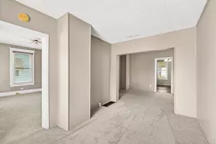 122 Pleasant St, Circleville, OH 43113 - Photo 5