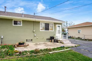 495 Lennox Ave, Columbus, OH 43228 - Photo 35