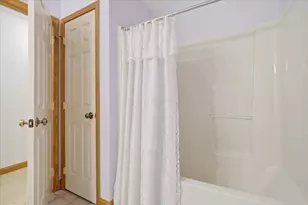 1331 E Beal Ave, Bucyrus, OH 44820 - Photo 23