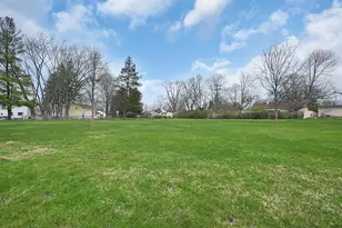 348 Darbyhurst Rd, Columbus, OH 43228 - Photo 33