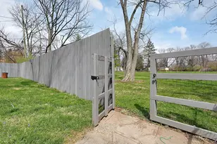 348 Darbyhurst Rd, Columbus, OH 43228 - Photo 31