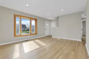 389 Deerfield Rd, Columbus, OH 43228 - Photo 7