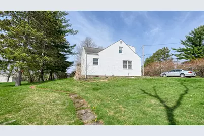 825 Friendship Drive, New Concord, OH 43762 - Photo 3