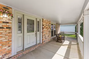 958 Windbourne St, Columbus, OH 43230 - Photo 3