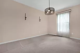 585 Tall Oaks Dr, Columbus, OH 43230 - Photo 9