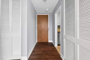 1000 Urlin Ave, Columbus, OH 43212 - Photo 3