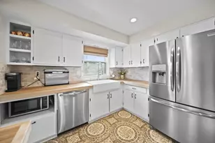 8372 Fairway Dr, Columbus, OH 43235 - Photo 19