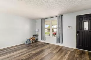 580 Evergreen Terrace, Columbus, OH 43228 - Photo 9