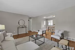 3181 Angela Dr, Grove City, OH 43123 - Photo 7