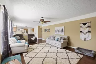 4000 Creekwood Dr, Lewis Center, OH 43035 - Photo 9