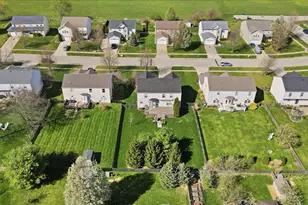 4000 Creekwood Dr, Lewis Center, OH 43035 - Photo 3