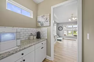 8400 Apricot Wy, Plain City, OH 43064 - Photo 7