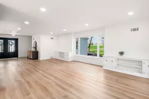 328 Fairway Cir, Whitehall, OH 43213 - Photo 13