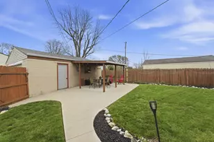 437 Madison Dr N, West Jefferson, OH 43162 - Photo 21