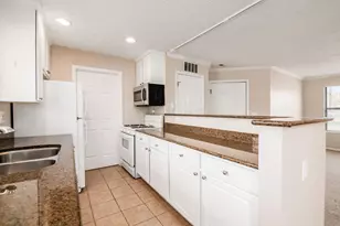 2727 Greystone Dr, Columbus, OH 43220 - Photo 11