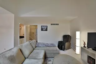 2095 Willowick Dr, Columbus, OH 43229 - Photo 9