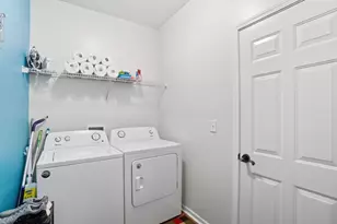 200 Pebble Creek Dr, Pataskala, OH 43062 - Photo 27