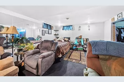 1047 E Jenkins Avenue, Columbus, OH 43207 - Photo 25