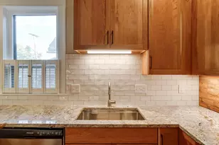 557 S Grant Ave, Columbus, OH 43206 - Photo 21