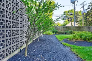 1620 E Broad St, Columbus, OH 43203 - Photo 35