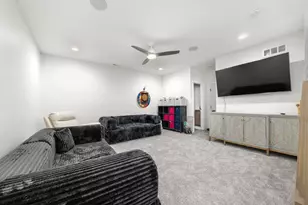 802 N 6th St, Columbus, OH 43215 - Photo 57