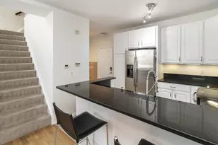 704 Park St, Columbus, OH 43215 - Photo 15