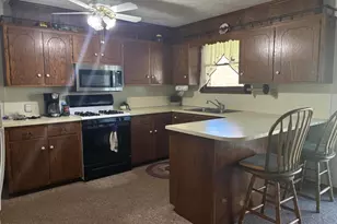 310 Marsha Ln, Zanesville, OH 43701 - Photo 7