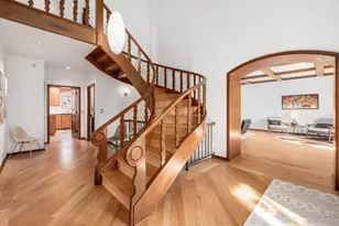 2484 Danvers Ct, Columbus, OH 43220 - Photo 9