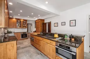 2484 Danvers Ct, Columbus, OH 43220 - Photo 29