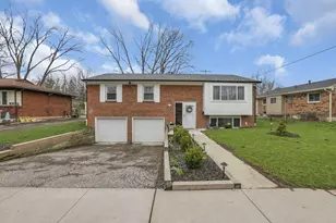 5667 Roche Dr, Columbus, OH 43229 - Photo 5